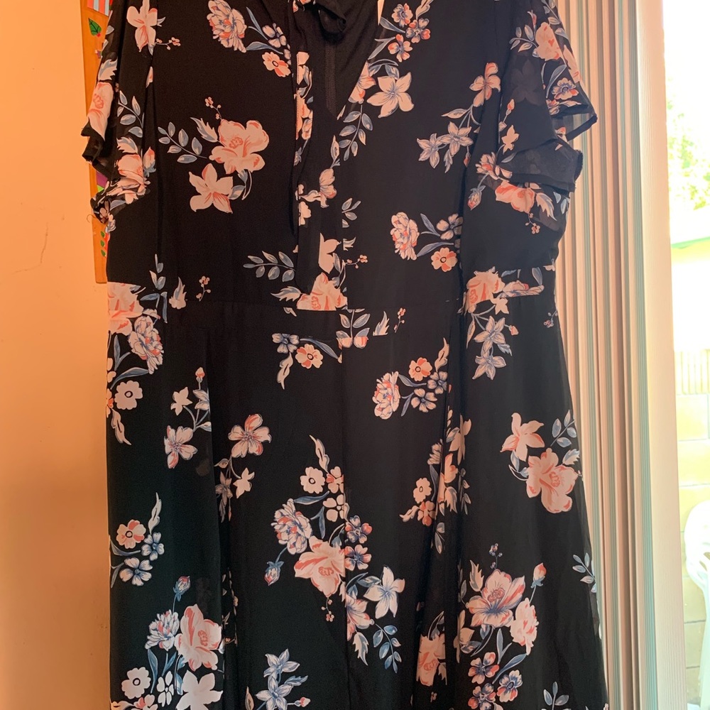 TORRIS BRAND ME SIZE 2/18 PLUS SIZE BOTH BRAND NEW